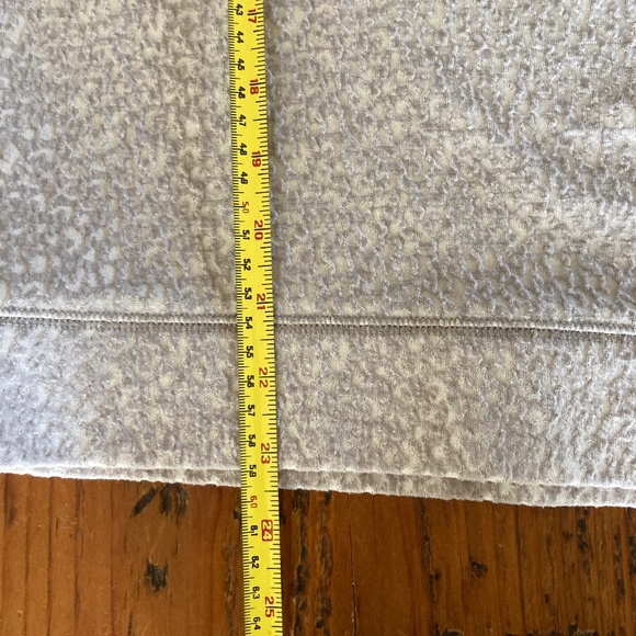 Anthropologie Lilka Sweatshirt, Textured 3/4 Sleeve Gray and White Size Large - Picture 12 of 12